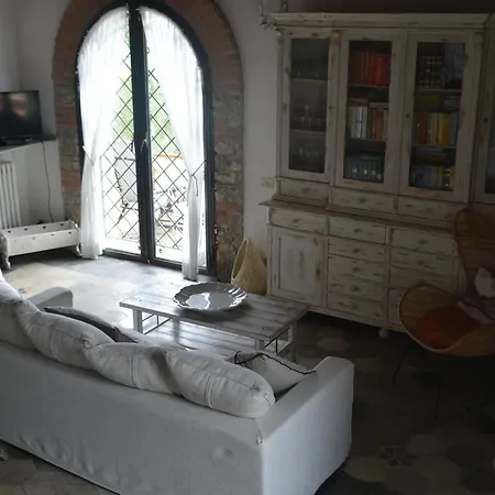 Celle Di Lecchi Fienile Vakantiehuis