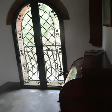 Celle Di Lecchi Fienile